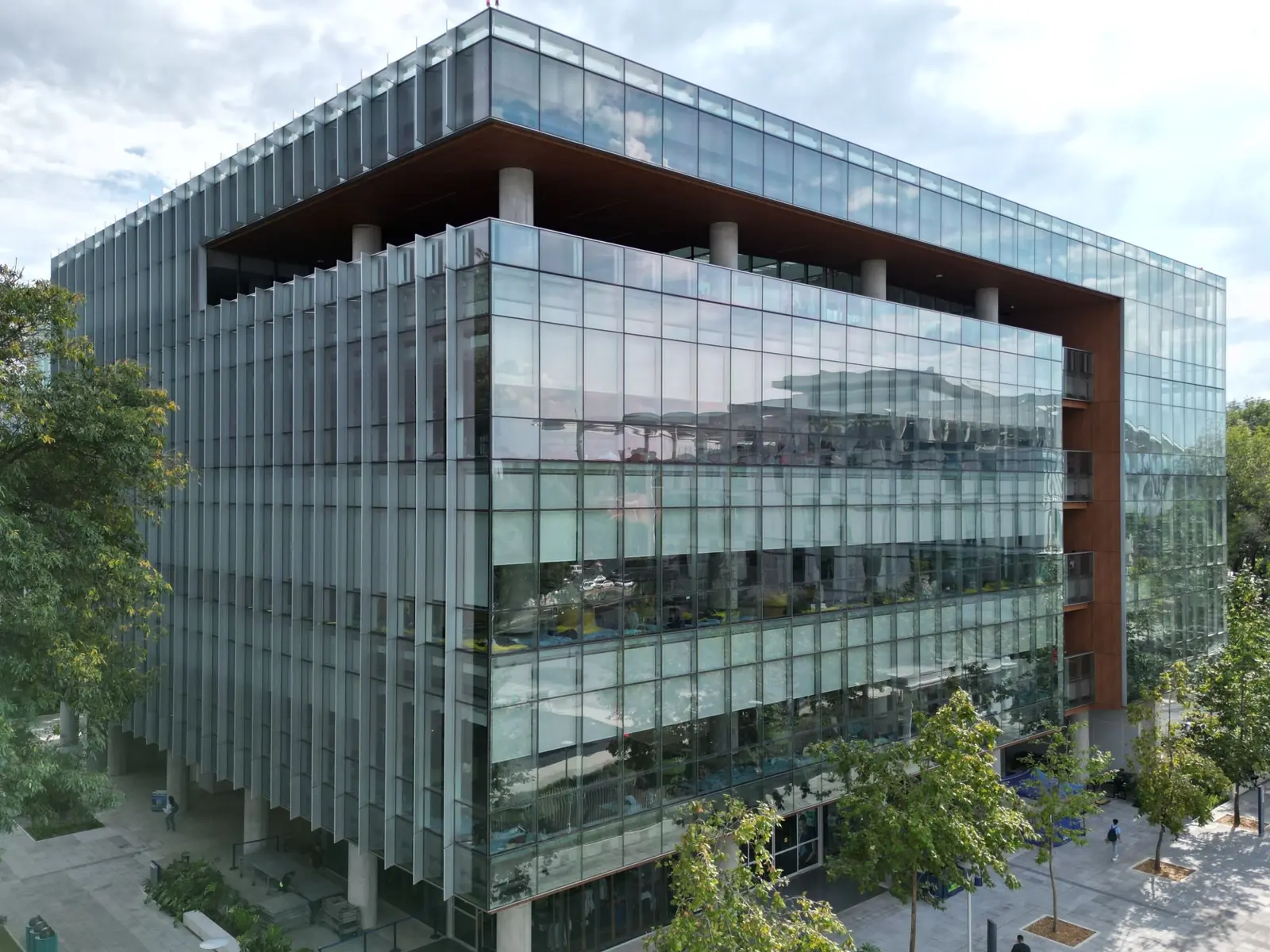 Edificio de vidrio del Tecnológico de Monterrey, campus Ciudad de México